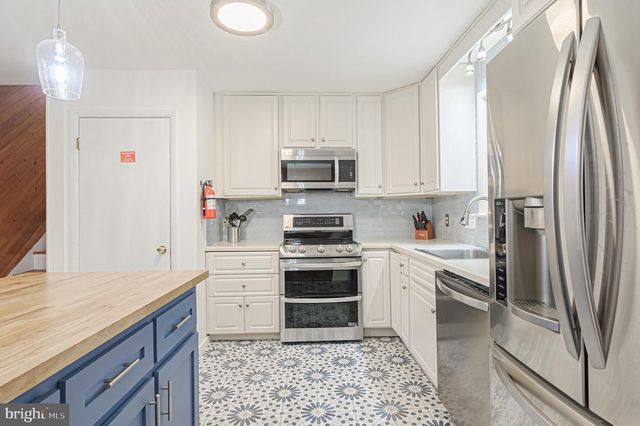 48 W BOLTON AVE, Absecon, NJ 08201