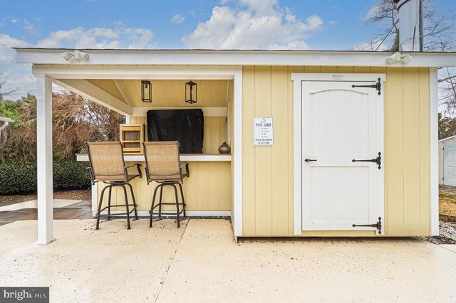 48 W BOLTON AVE, Absecon, NJ 08201