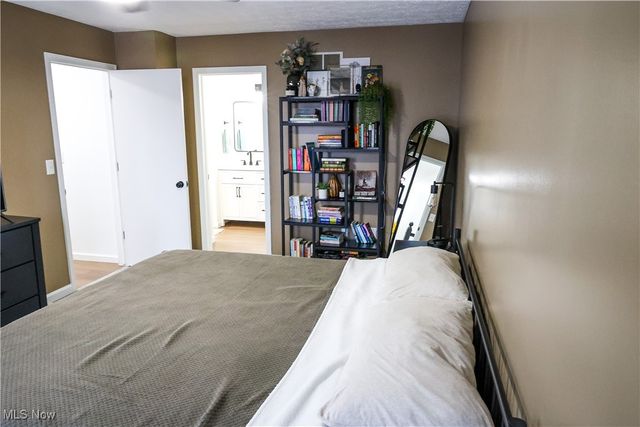 933 Van Buren Way, Medina, OH 44256