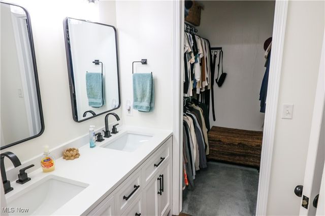 933 Van Buren Way, Medina, OH 44256