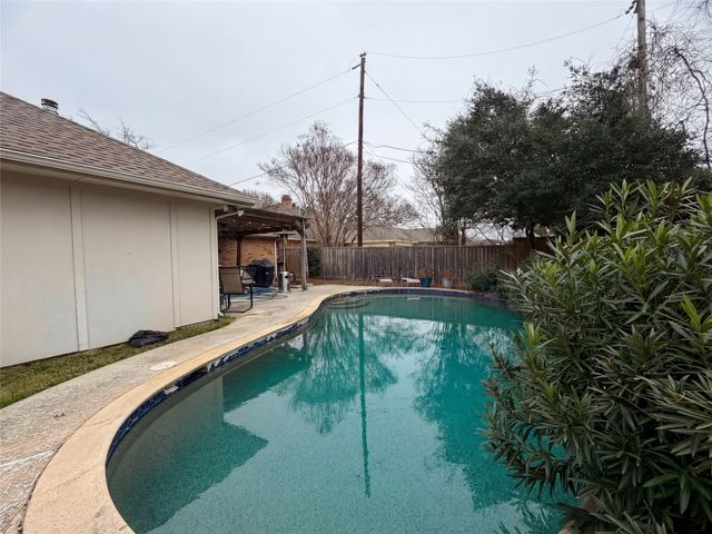 308 Rolling Oak Drive, Murphy, TX 75094