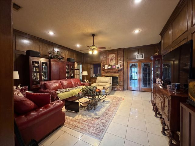 308 Rolling Oak Drive, Murphy, TX 75094