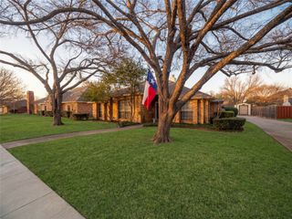 308 Rolling Oak Drive, Murphy, TX 75094