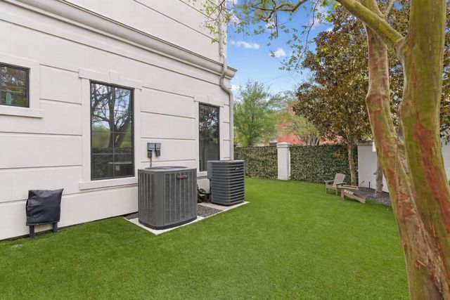 5303 Weslayan Street, Houston, TX 77005