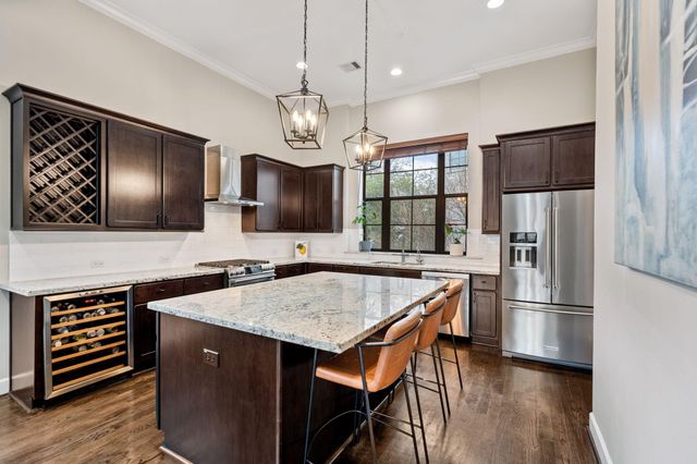5303 Weslayan Street, Houston, TX 77005