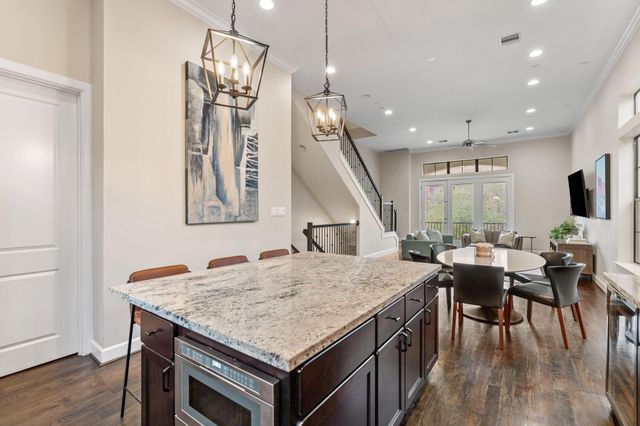 5303 Weslayan Street, Houston, TX 77005
