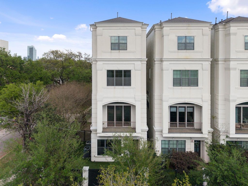 5303 Weslayan Street, Houston, TX 77005