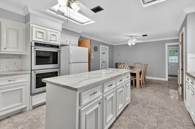 1039 Honey Hill Drive, Houston, TX 77077
