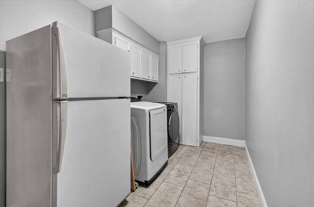 1039 Honey Hill Drive, Houston, TX 77077