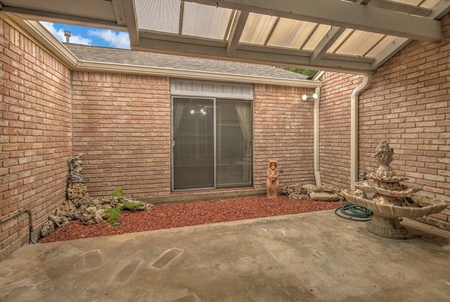 1039 Honey Hill Drive, Houston, TX 77077