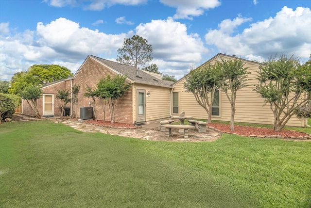 1039 Honey Hill Drive, Houston, TX 77077