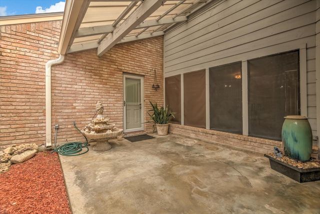 1039 Honey Hill Drive, Houston, TX 77077