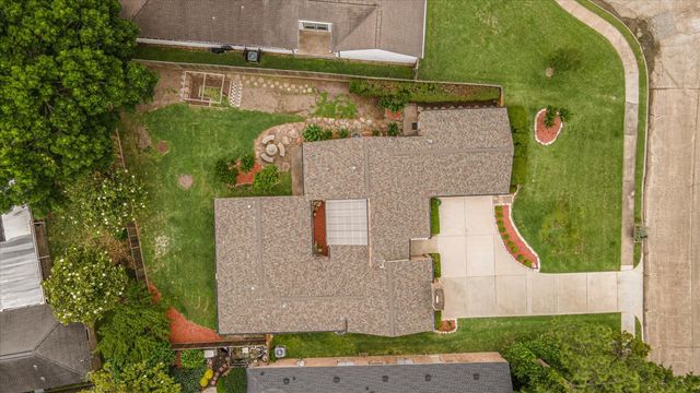 1039 Honey Hill Drive, Houston, TX 77077
