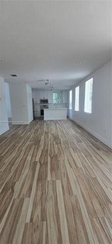 3790 Oak Ave, Miami, FL 33133
