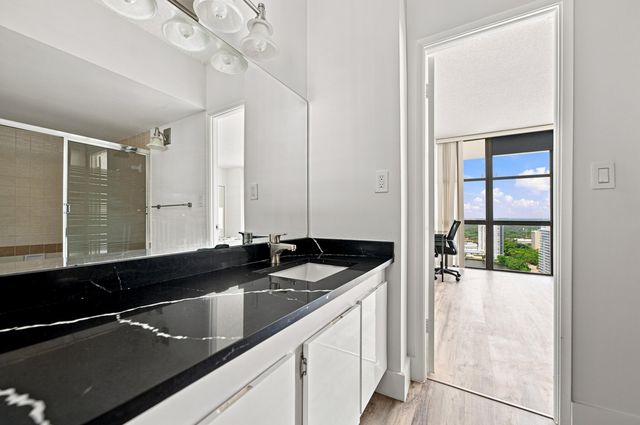18181 NE 31ST Court PH10, Aventura, FL 33160