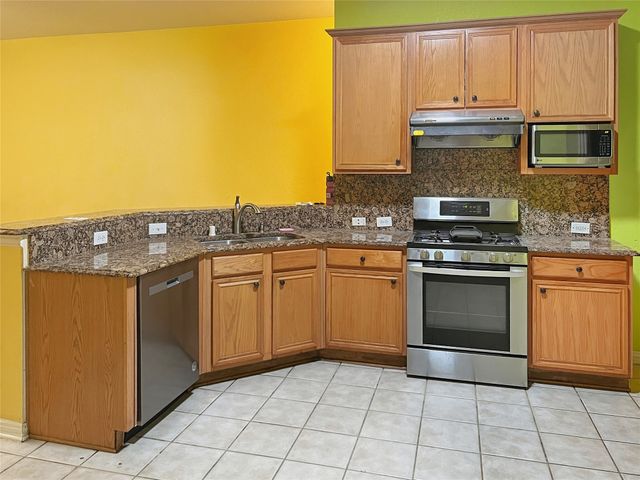 402 Calvary Drive, Euless, TX 76040