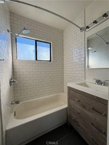 1422 Talmadge 8, Los Angeles, CA 90027