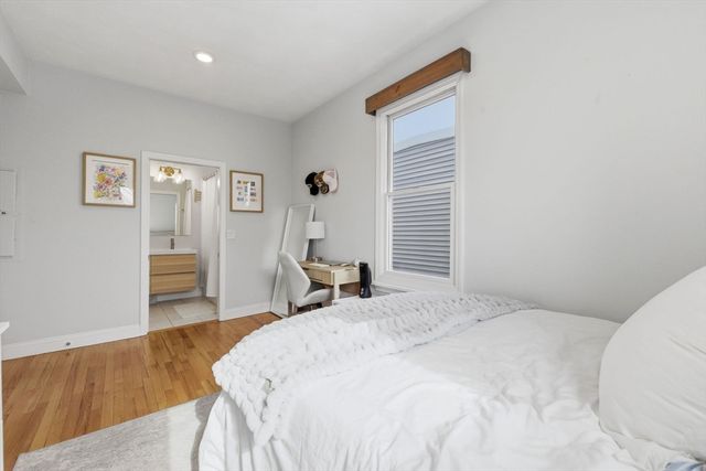 587 E 4th St 3, Boston, MA 02127