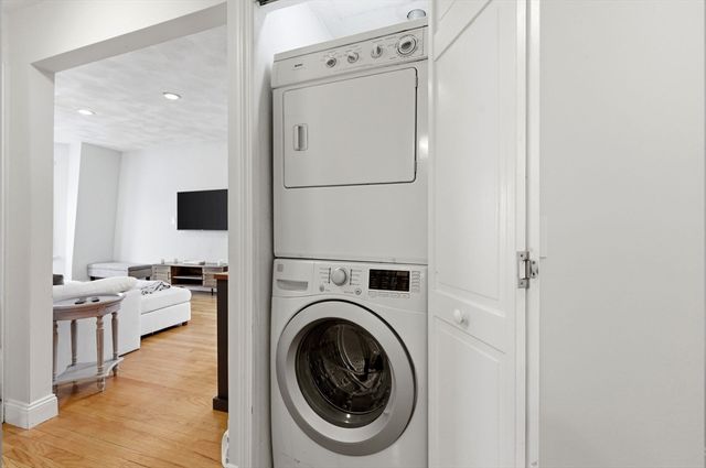 587 E 4th St 3, Boston, MA 02127