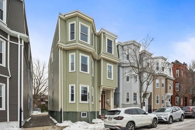 587 E 4th St 3, Boston, MA 02127
