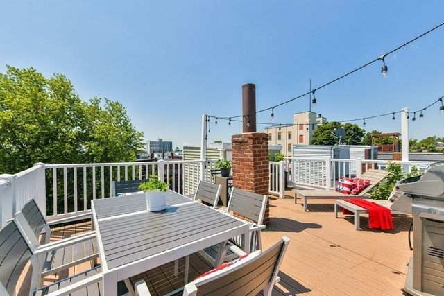 587 E 4th St 3, Boston, MA 02127
