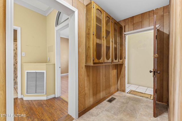 400 N Main St, Clinton, TN 37716