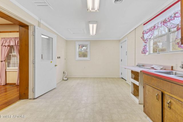 400 N Main St, Clinton, TN 37716