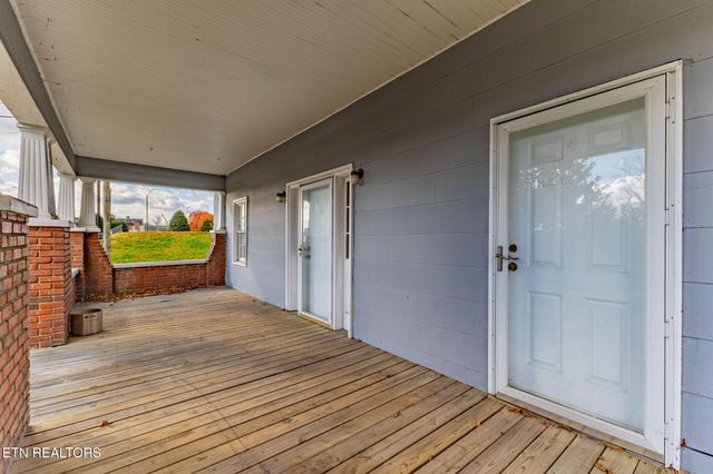 400 N Main St, Clinton, TN 37716