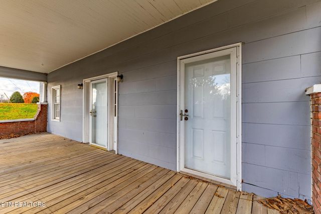 400 N Main St, Clinton, TN 37716