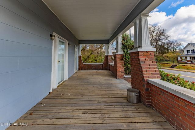 400 N Main St, Clinton, TN 37716