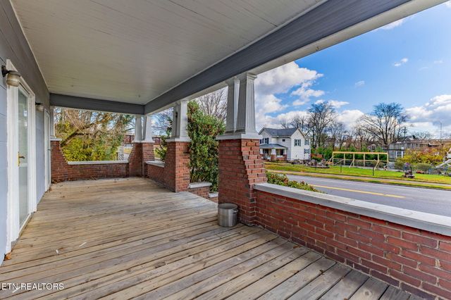 400 N Main St, Clinton, TN 37716