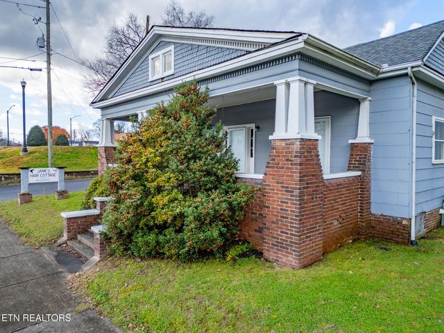 400 N Main St, Clinton, TN 37716