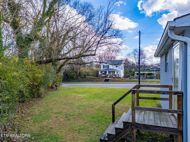 400 N Main St, Clinton, TN 37716