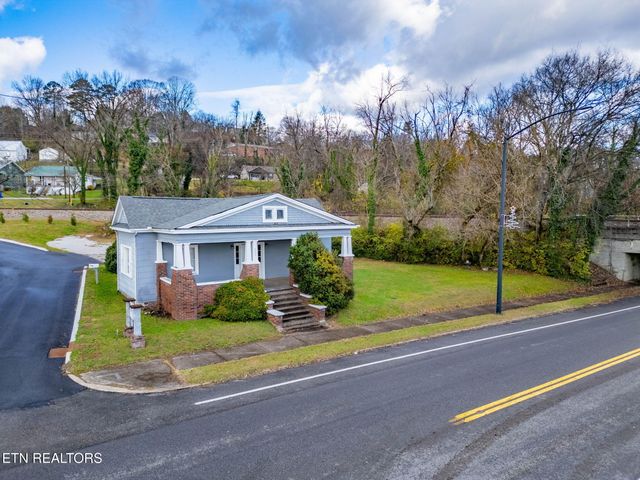 400 N Main St, Clinton, TN 37716