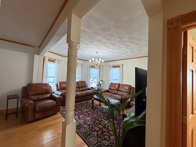 20 Oak Square Ave 2, Boston, MA 02135