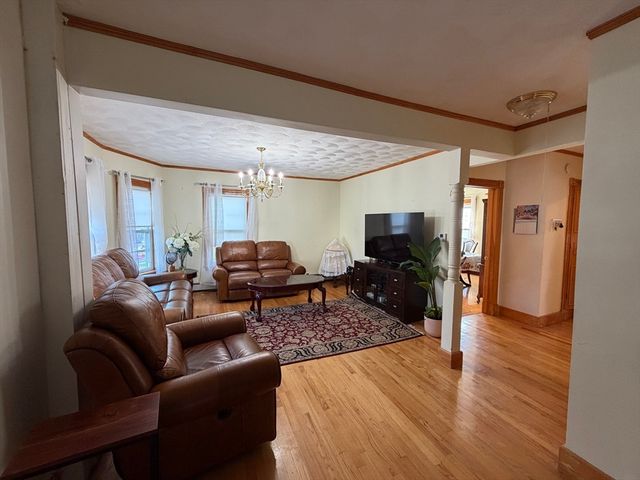 20 Oak Square Ave 2, Boston, MA 02135