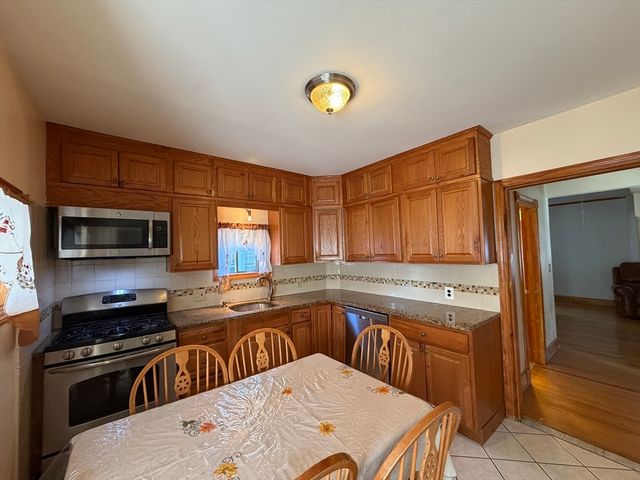 20 Oak Square Ave 2, Boston, MA 02135