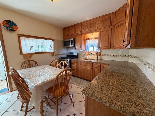 20 Oak Square Ave 2, Boston, MA 02135