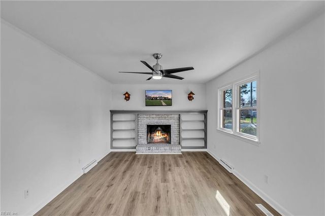 524 Summit Ridge DR, Chesapeake, VA 23322