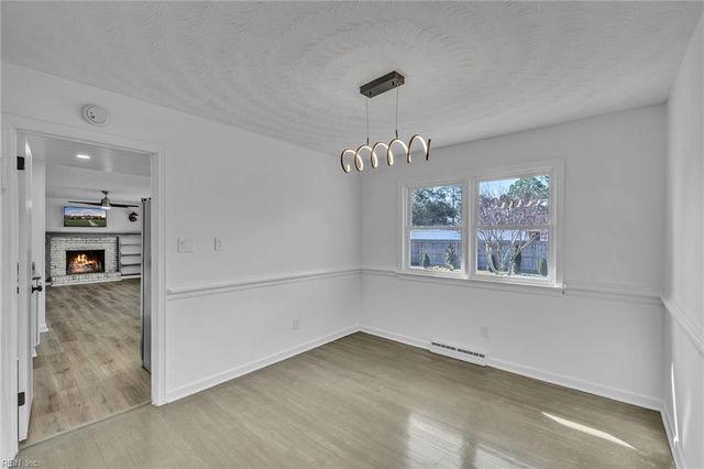 524 Summit Ridge DR, Chesapeake, VA 23322