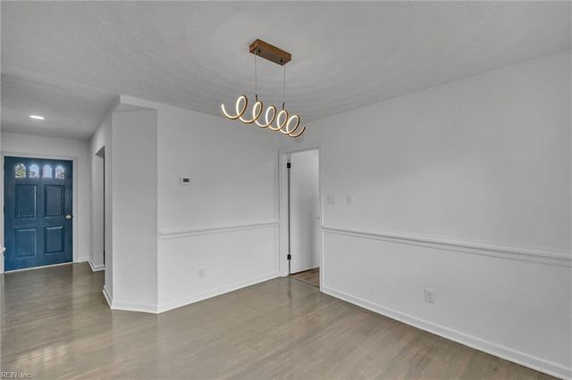 524 Summit Ridge DR, Chesapeake, VA 23322