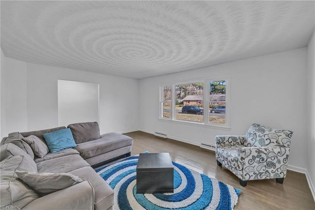 524 Summit Ridge DR, Chesapeake, VA 23322