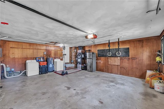 524 Summit Ridge DR, Chesapeake, VA 23322