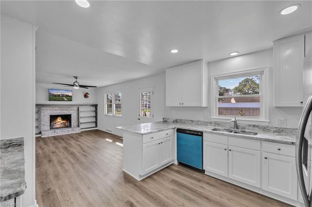 524 Summit Ridge DR, Chesapeake, VA 23322