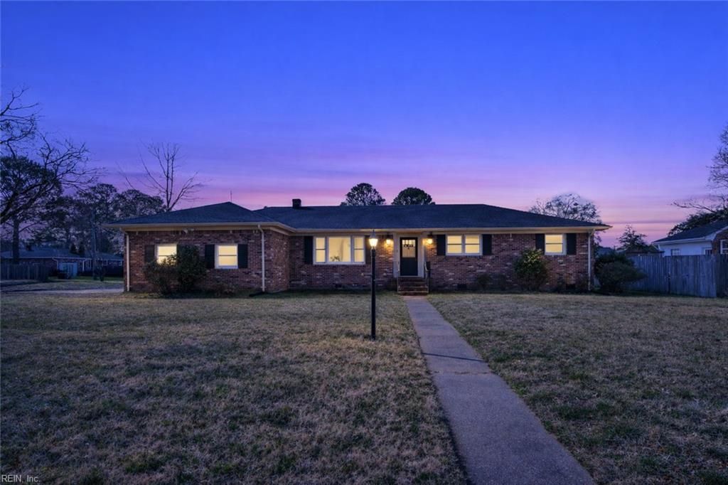 524 Summit Ridge DR, Chesapeake, VA 23322