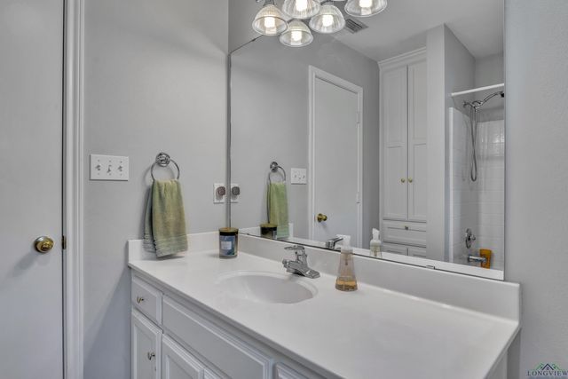 127 Pecan Dr, Bullard, TX 75757