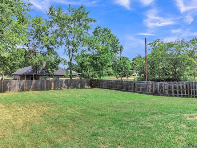 127 Pecan Dr, Bullard, TX 75757