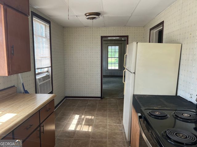 135 S Main Street, Pembroke, GA 31321