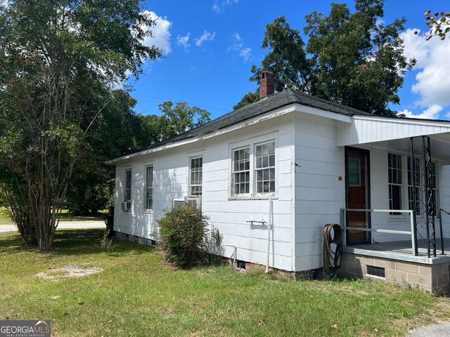 135 S Main Street, Pembroke, GA 31321