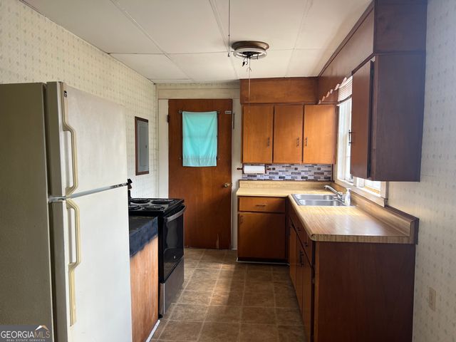 135 S Main Street, Pembroke, GA 31321